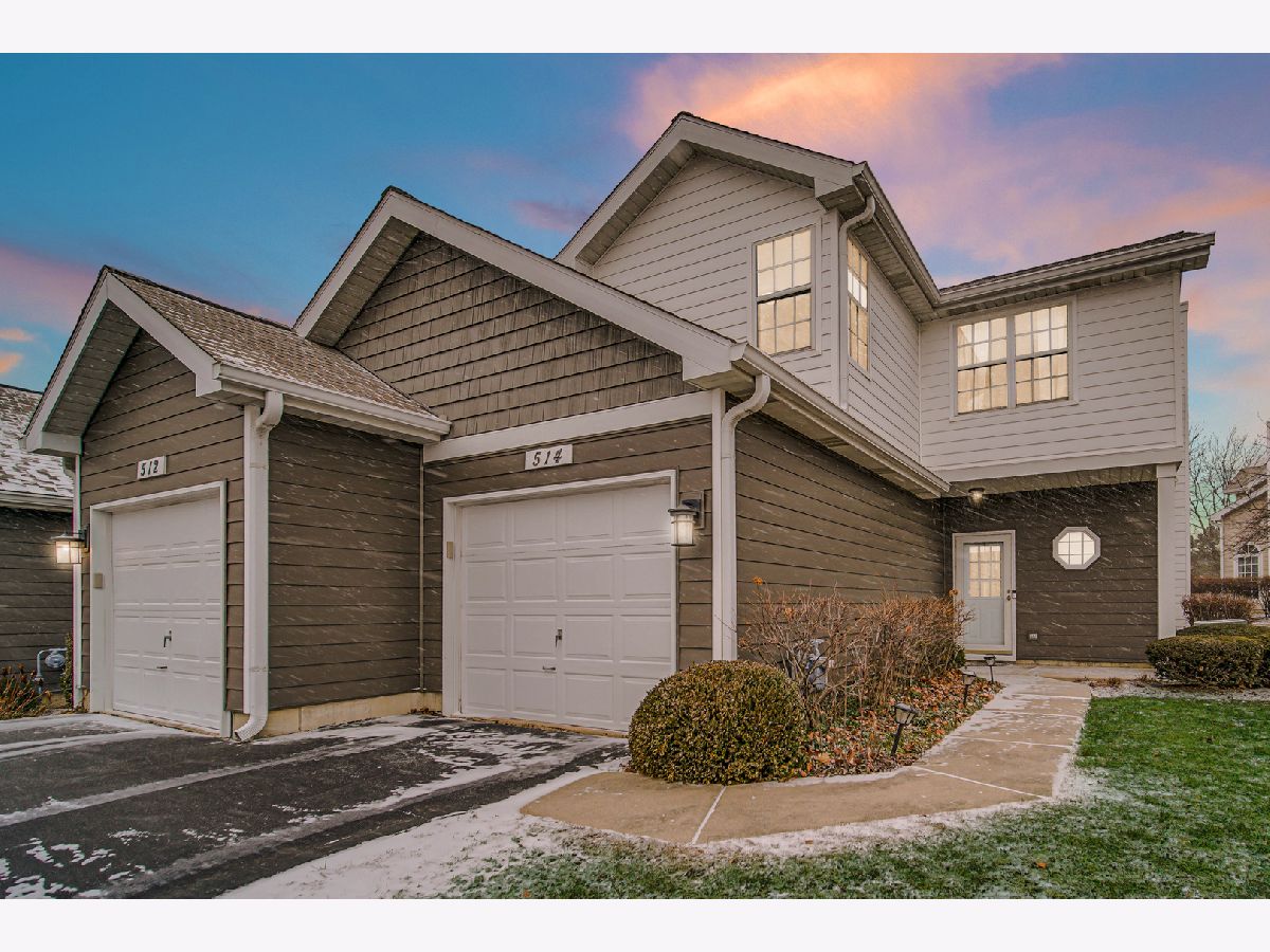 Townhomes Sold Woodhaven Mundelein Illinois, 514 Woodhaven