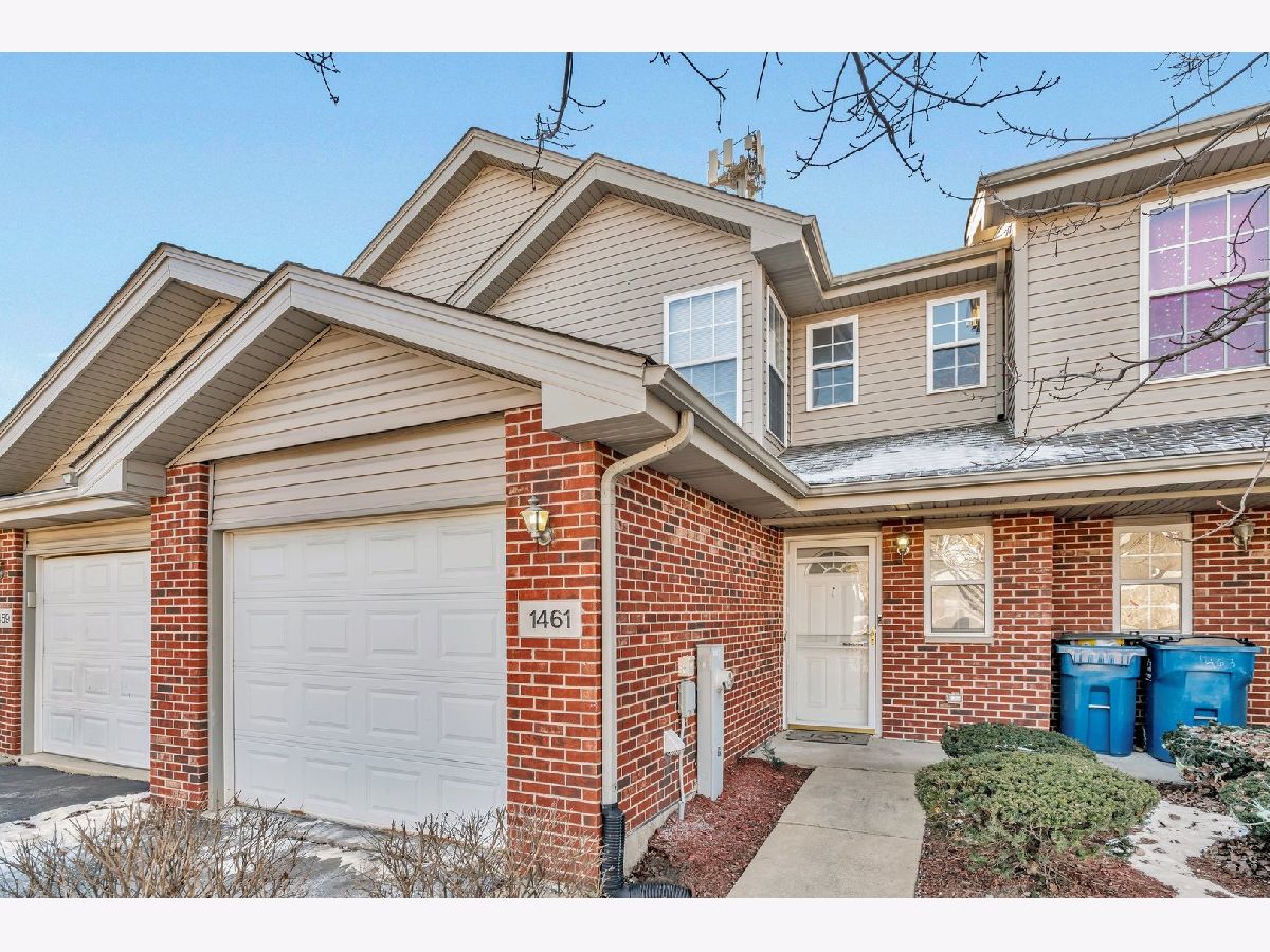 Townhomes & Condos Sold Autumn Ridge Crest Hill Illinois, 1461 Berta