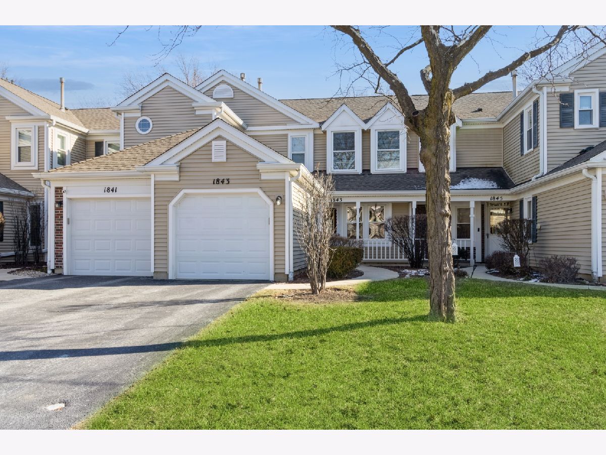 Townhomes & Condos Sold Hamptons Elk Grove Village Illinois, 1843 Pebble Beach