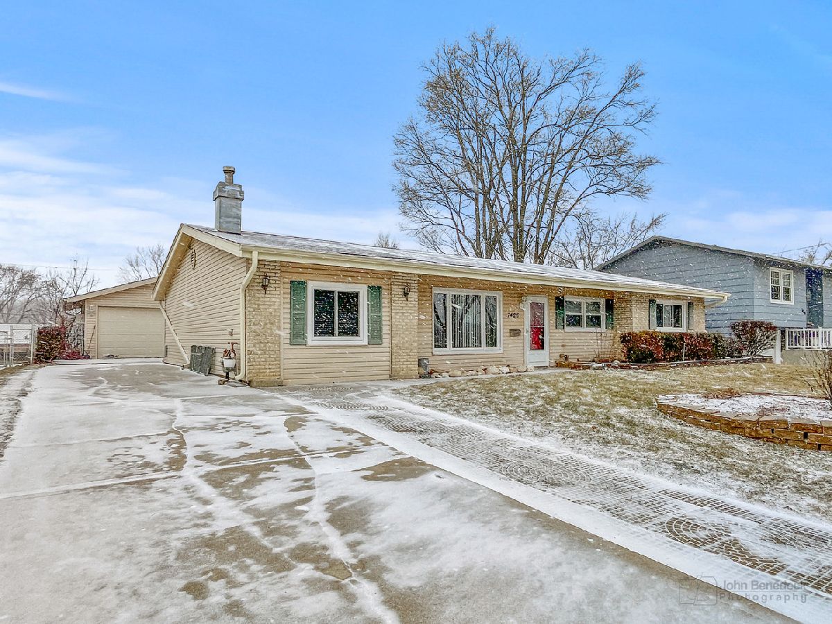 Homes & Townhomes Sold Hanover Highlands Hanover Park Illinois, 7426 Northway