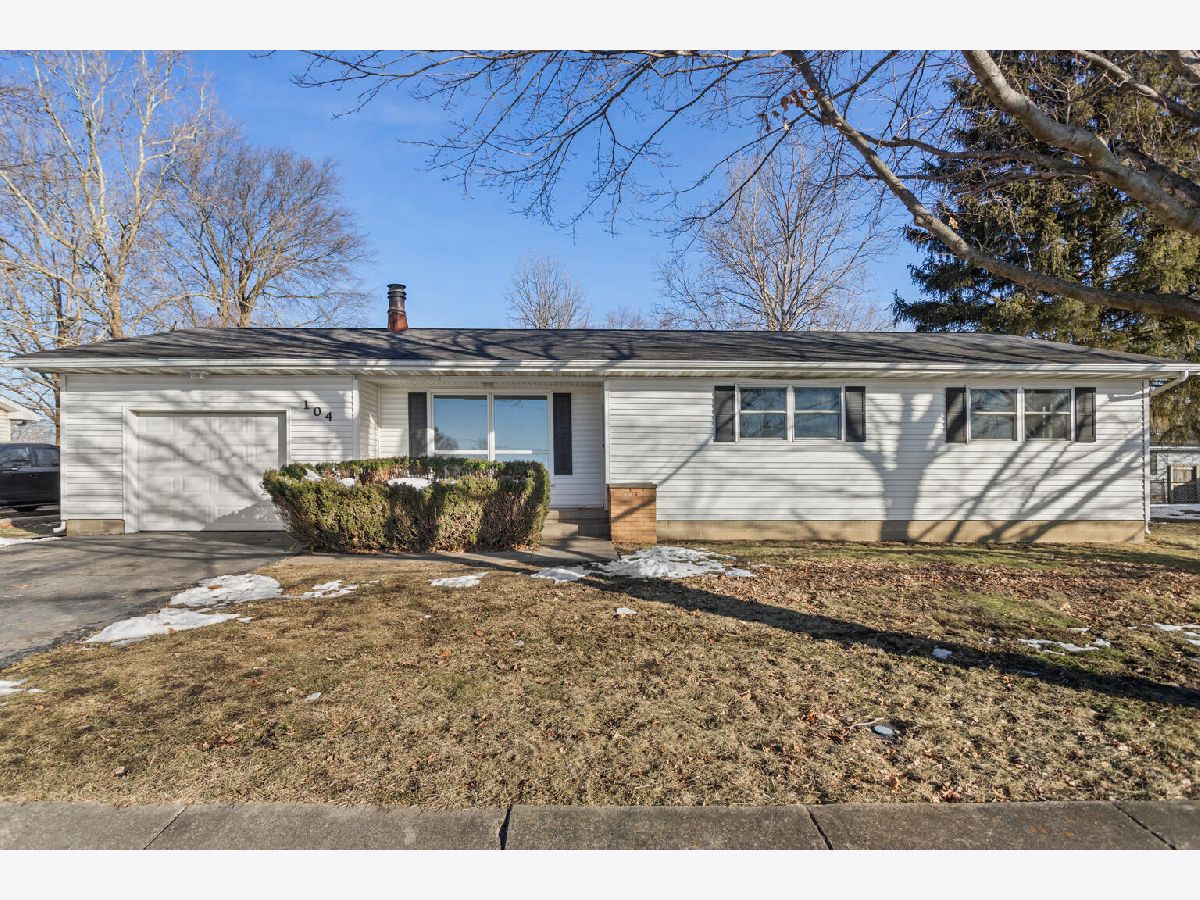  Sold Sidney Illinois, 104 Maple