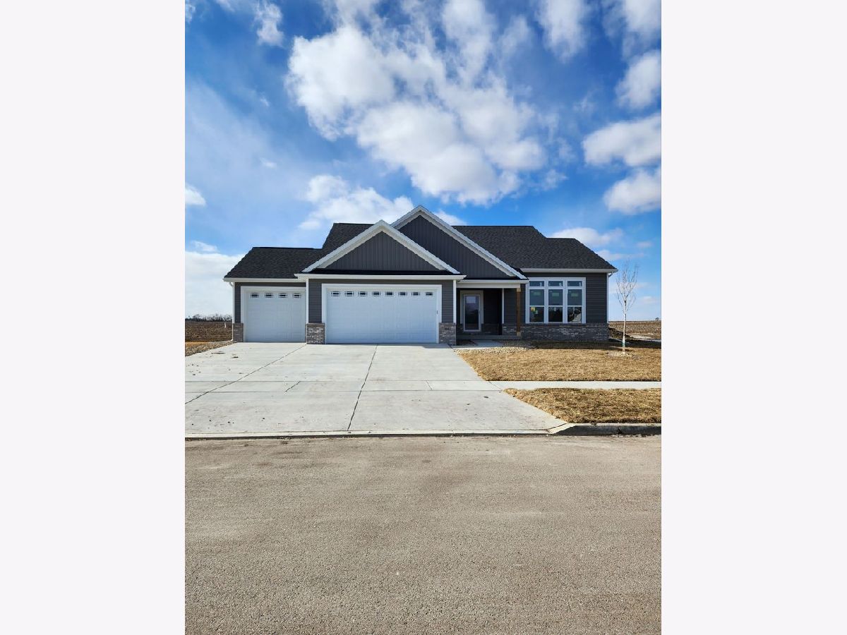 Homes & Condos & Townhomes Sold North Bridge Normal Illinois, 2621 Billings