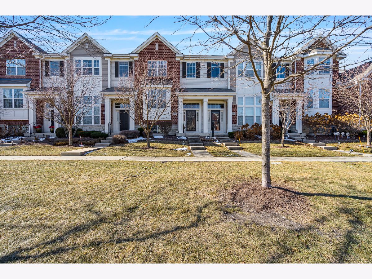 Townhomes Sold Sheffield Square Orland Park Illinois, 15310 Sheffield Square