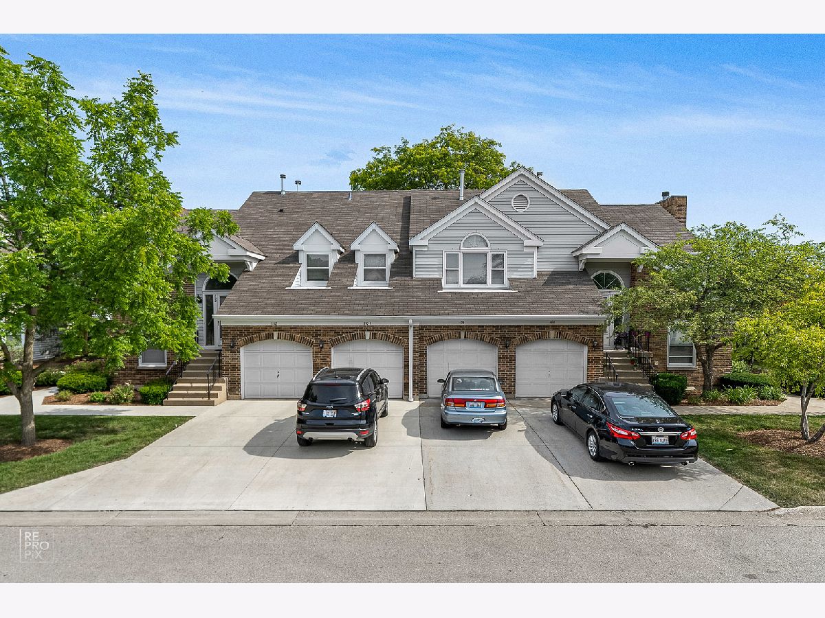 Townhomes & Condos & Homes Rented Woodlands Of Fiore Buffalo Grove Illinois, 98 Willow