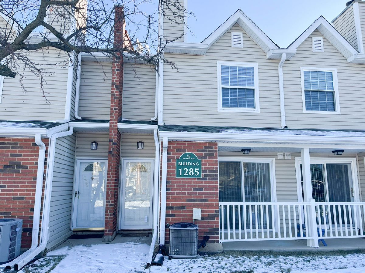 Condos & Townhomes Sold Wyndham Club Palatine Illinois, 1285 Wyndham