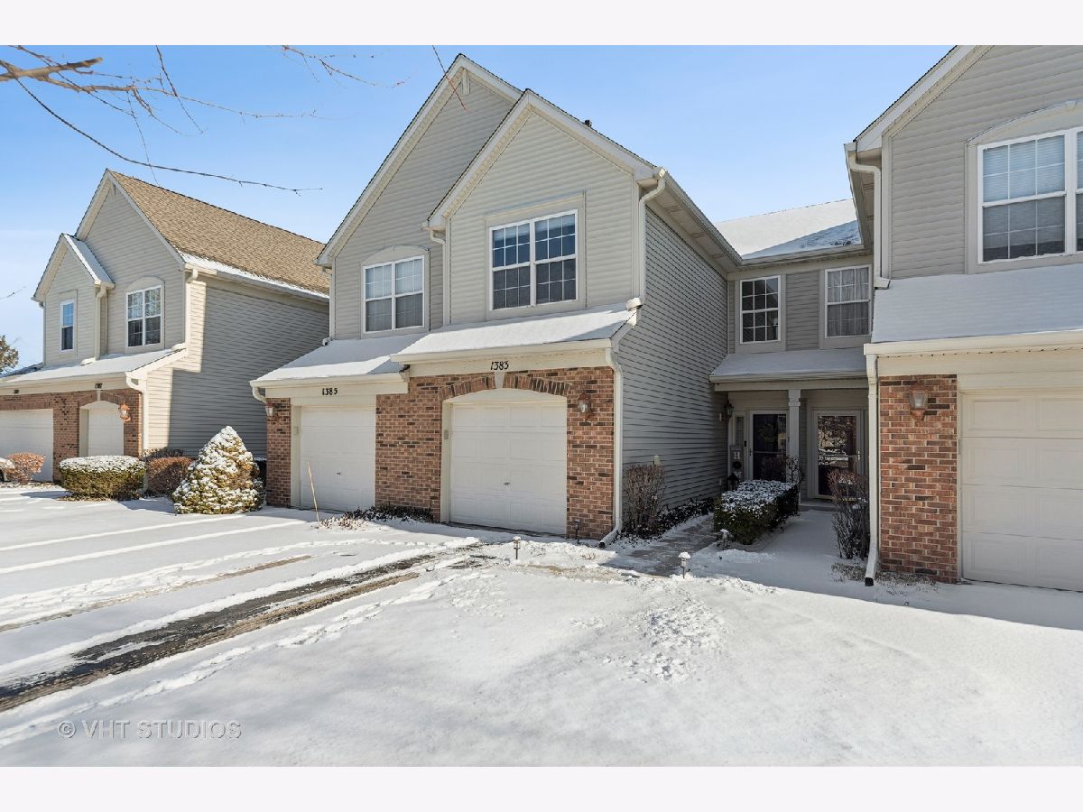 Townhomes & Homes Sold Briargate Grayslake Illinois, 1383 Redbridge