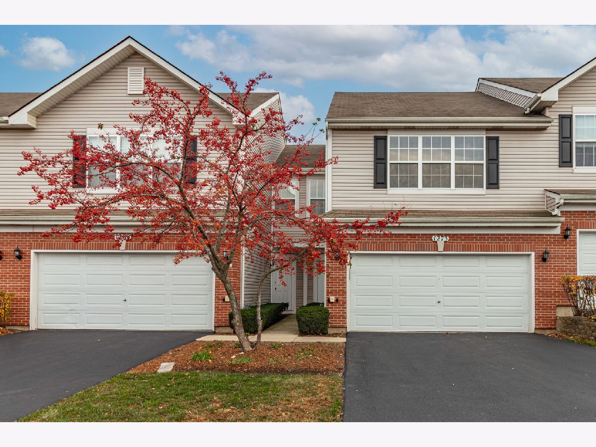 Townhomes Sold Fairfield Lakes Round Lake Illinois, 1273 Black Wolf