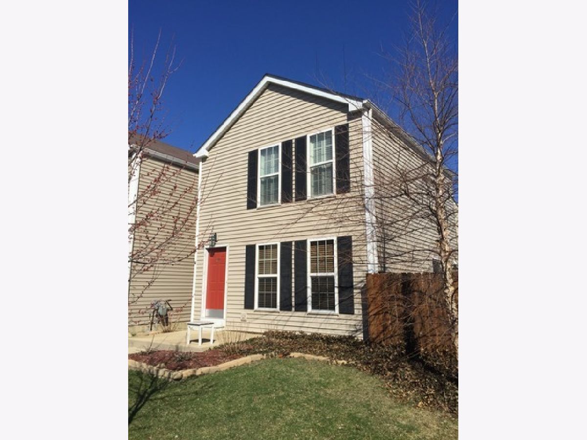 Homes & Townhomes & Condos Rented Hometown Aurora Illinois, 677 Serendipity