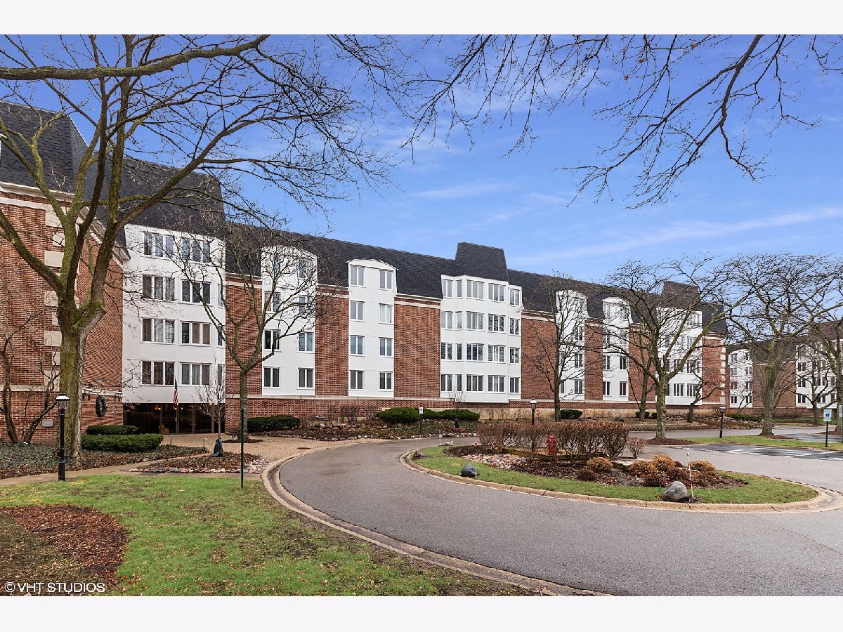 Condominiums Sold Cambridge On The Lake Buffalo Grove Illinois, 250 Lake