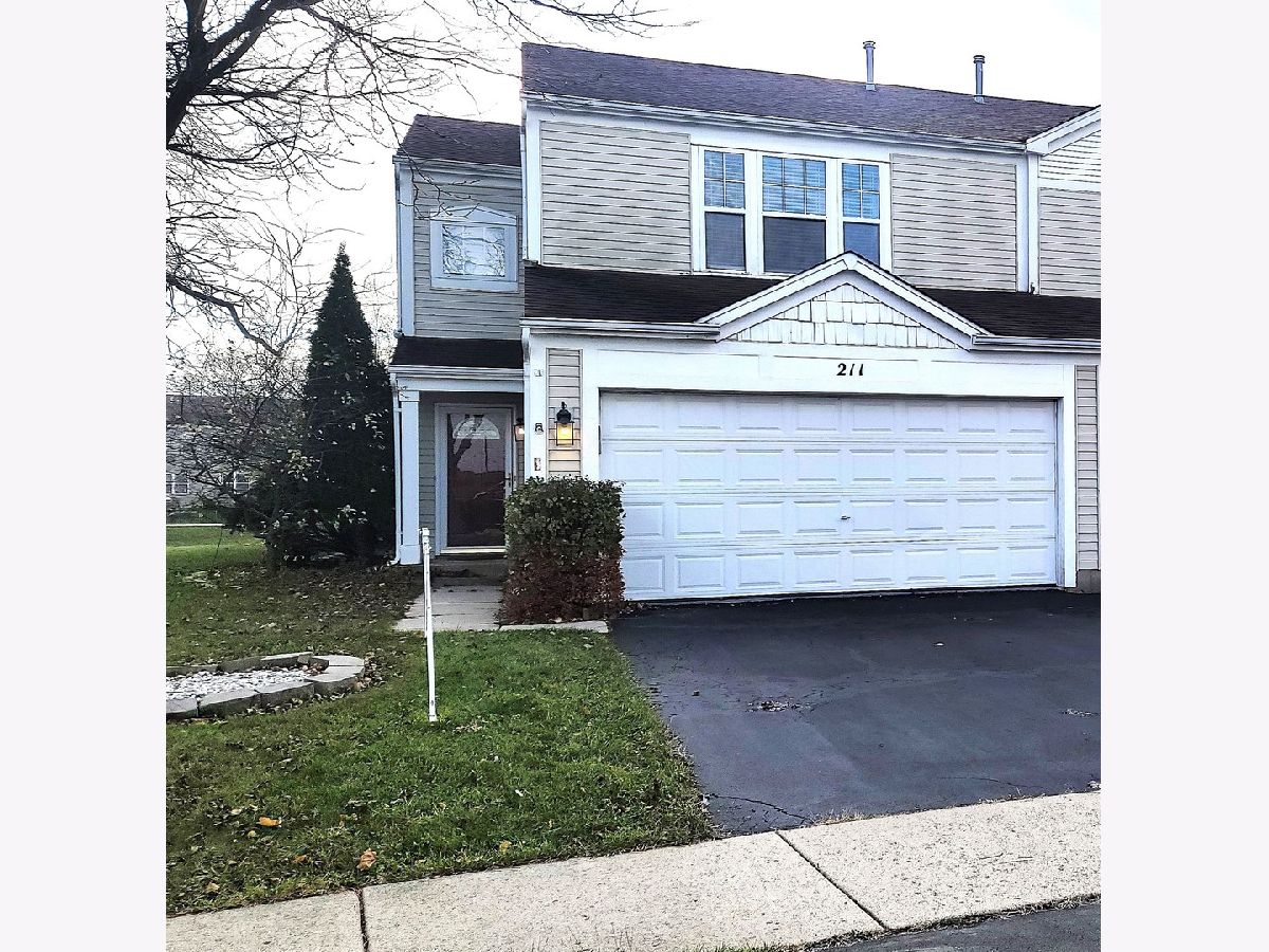 Homes & Townhomes & Condos Rented Bellchase Lake In The Hills Illinois, 211 Wedgewood