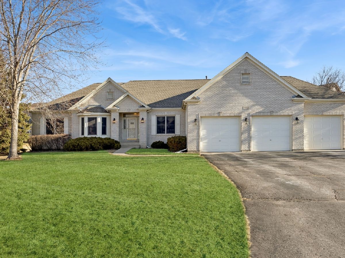Homes Sold Hunters Ridge Crystal Lake Illinois, 1551 Crandon