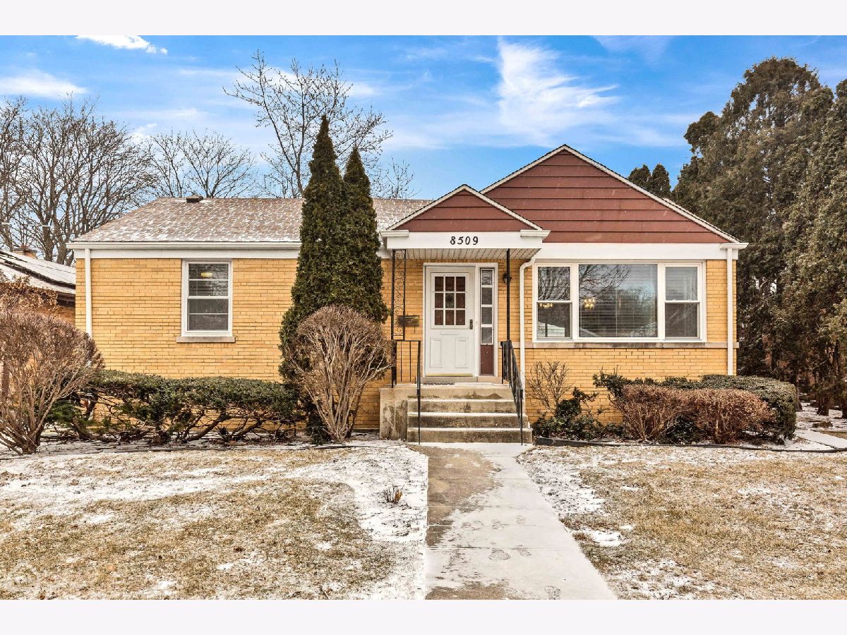 Homes Rented Fairview Skokie Illinois, 8509 Lawndale