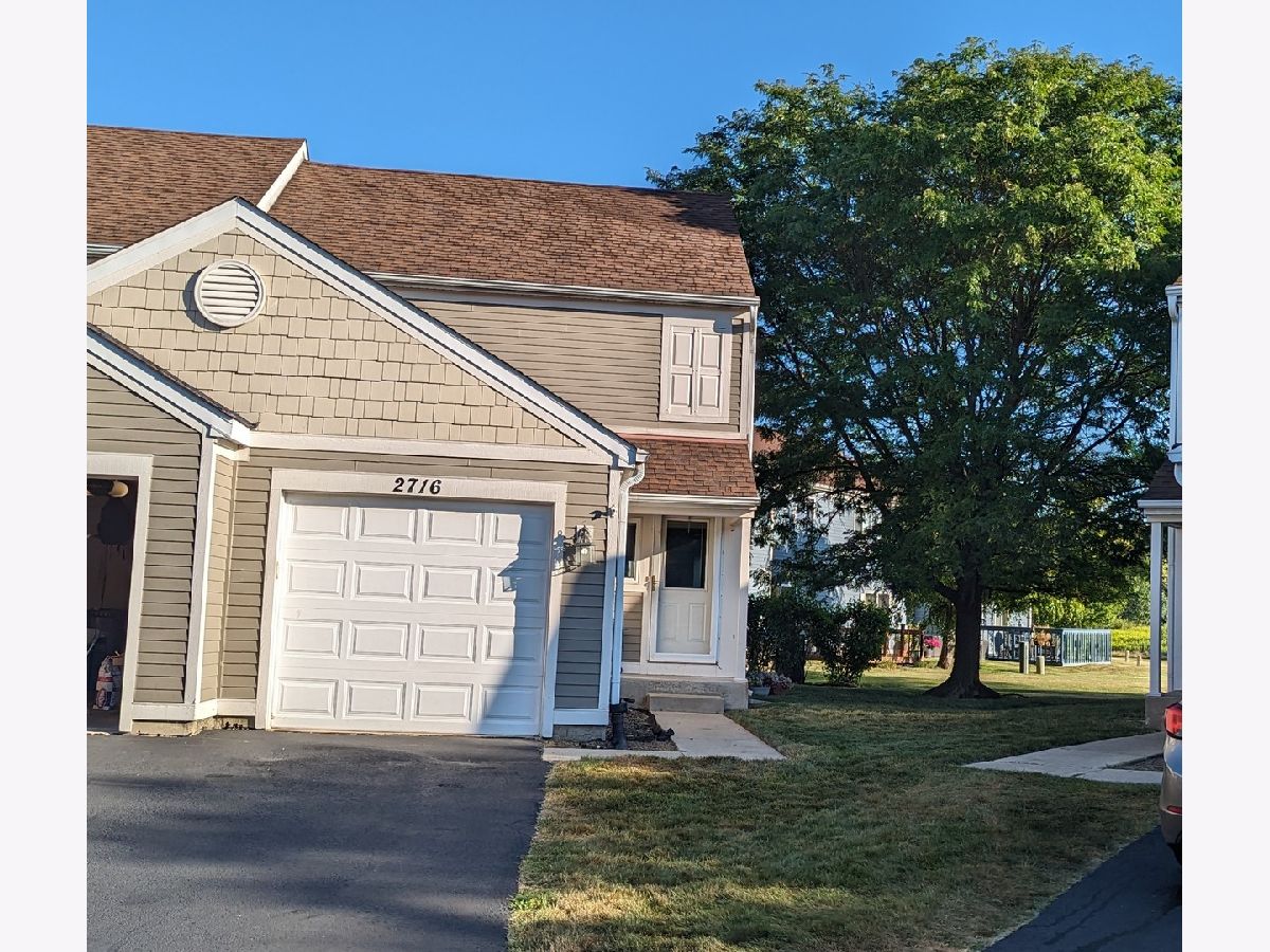 Townhomes Rented Cinnamon Glen Aurora Illinois, 2716 Yorkshire
