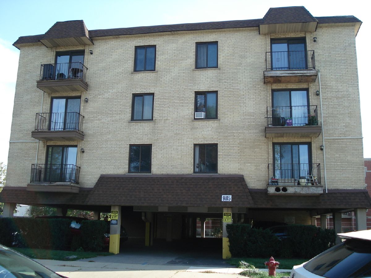 Condominiums Sold Lawrence Court Condos Schiller Park Illinois, 9815 Lawrence