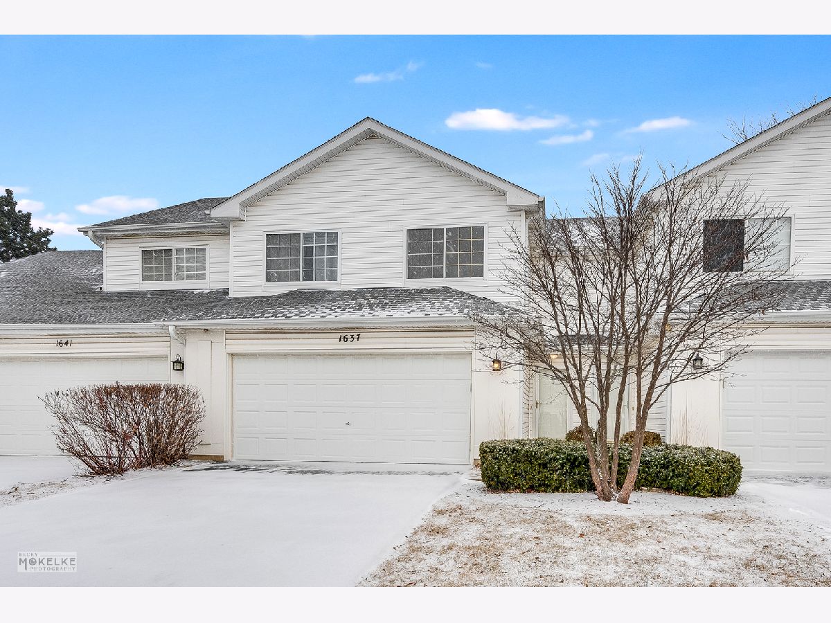 Townhomes & Homes Sold Waterford Oaks North Aurora Illinois