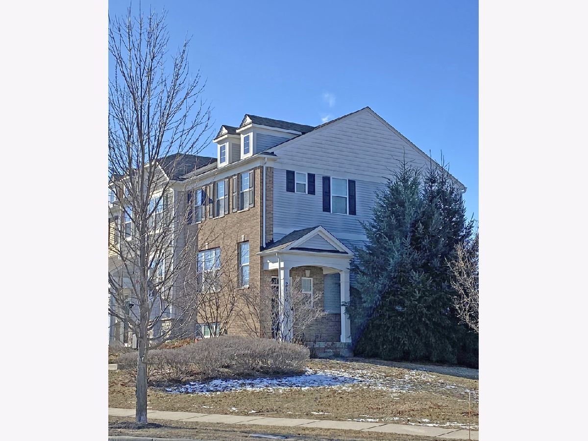 Townhomes & Homes Sold Regency At The Glen Glenview Illinois, 2120 Dauntless