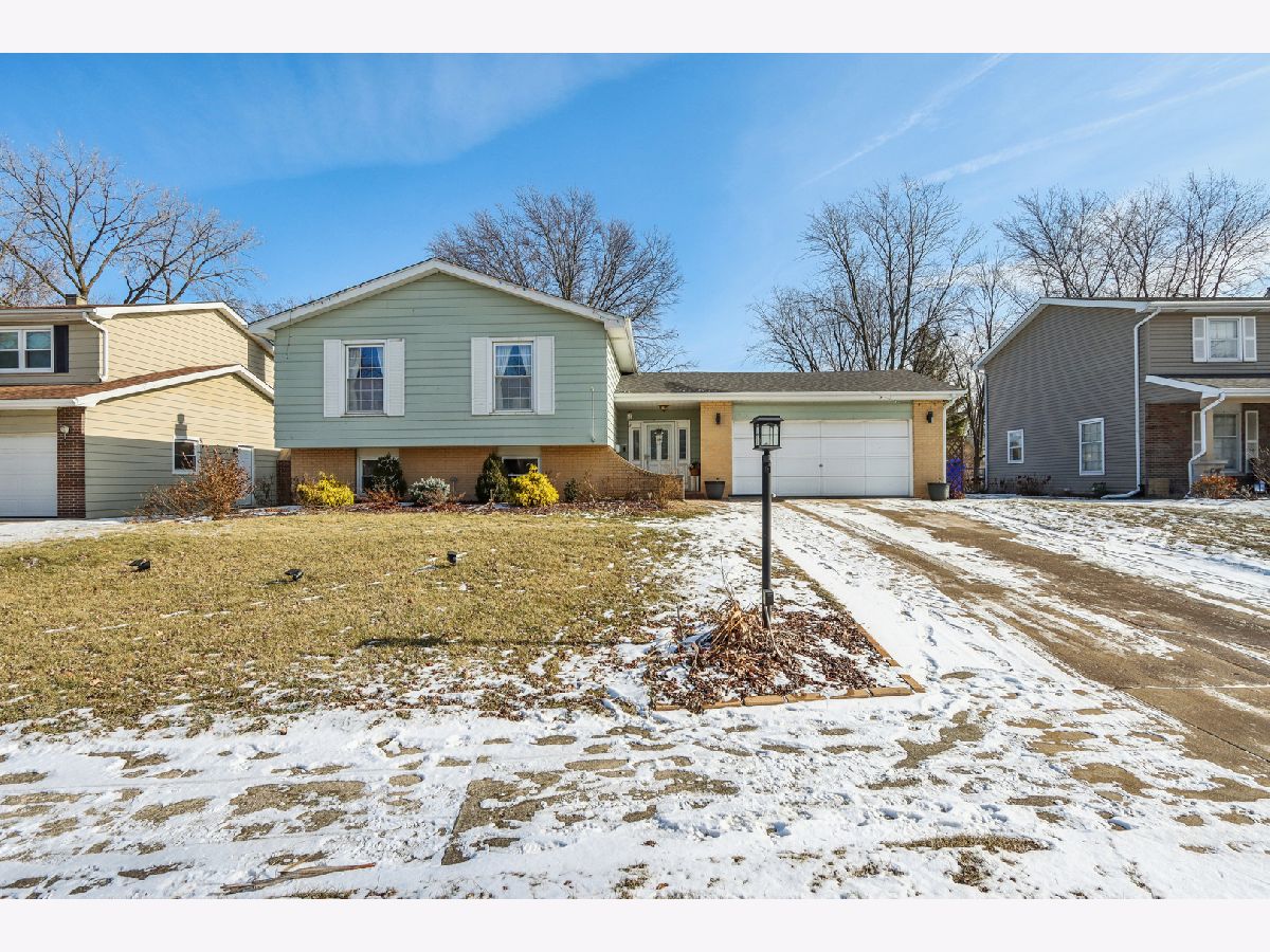 Homes & Townhomes & Condos Sold Briarcliffe Wheaton Illinois, 1925 Briarcliffe
