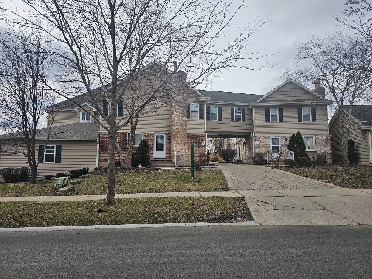  Rented West Dundee Illinois, 833 Village Quarter
