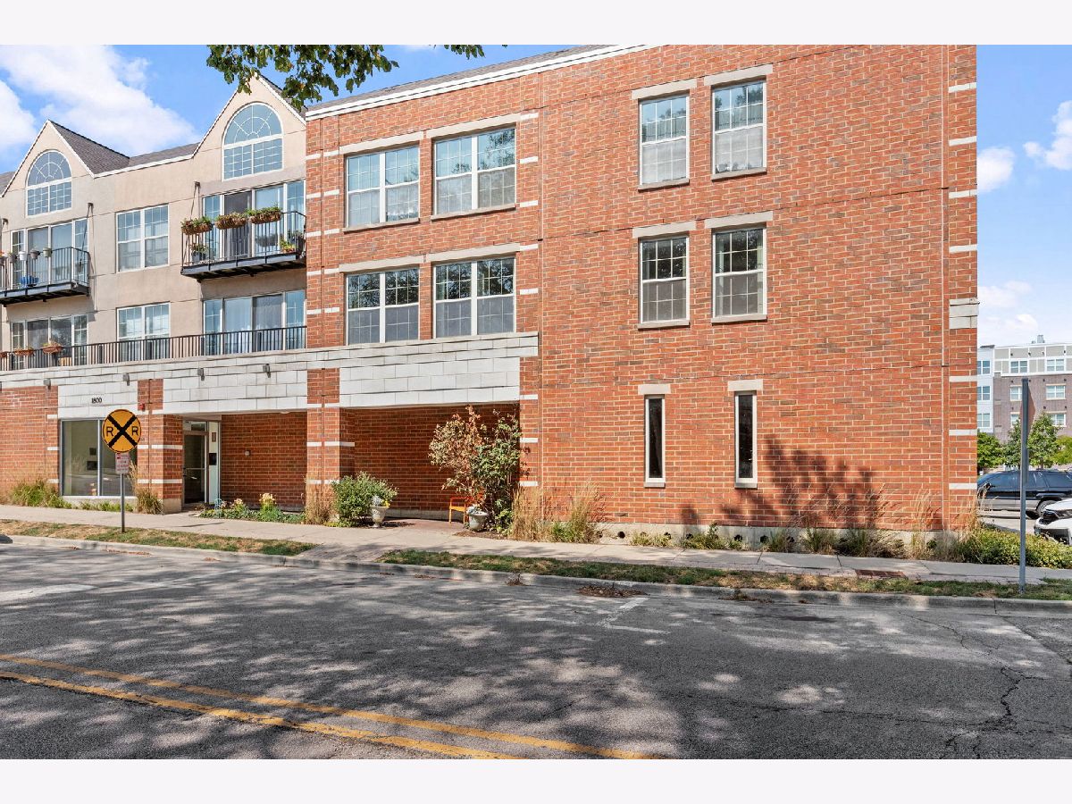 Condos & Townhomes Rented Dewes Court Glenview Illinois, 1800 Dewes