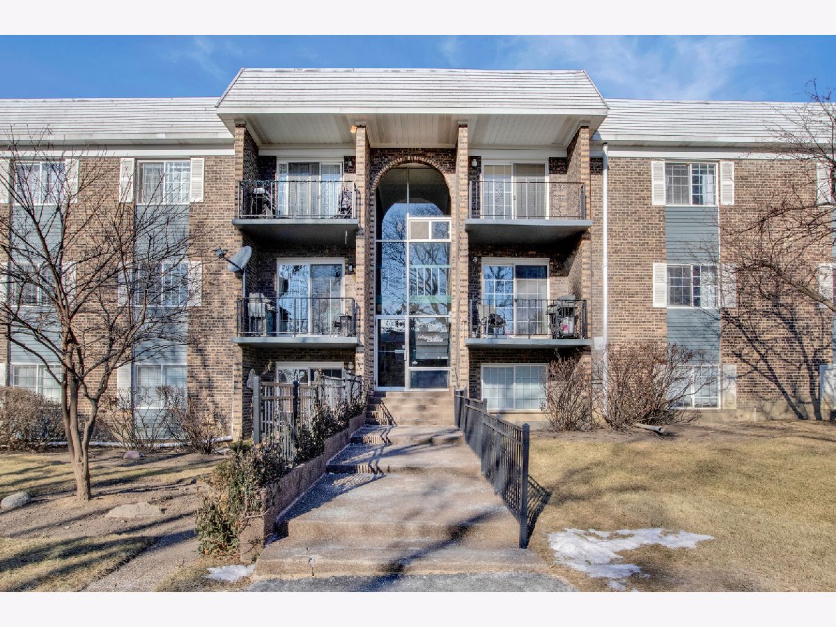 Condominiums Sold Arlington Glen Arlington Heights Illinois, 1525 Windsor