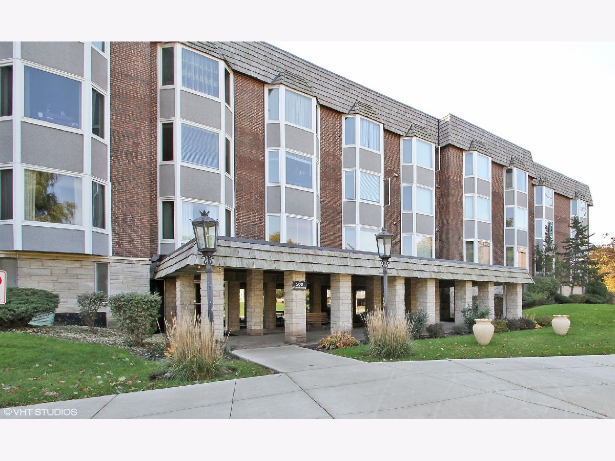 Condominiums Rented Bristol Court Park Ridge Illinois, 500 Thames