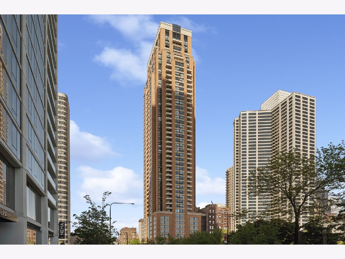 Condominiums Rented The Columbian Chicago Illinois, 1160 Michigan