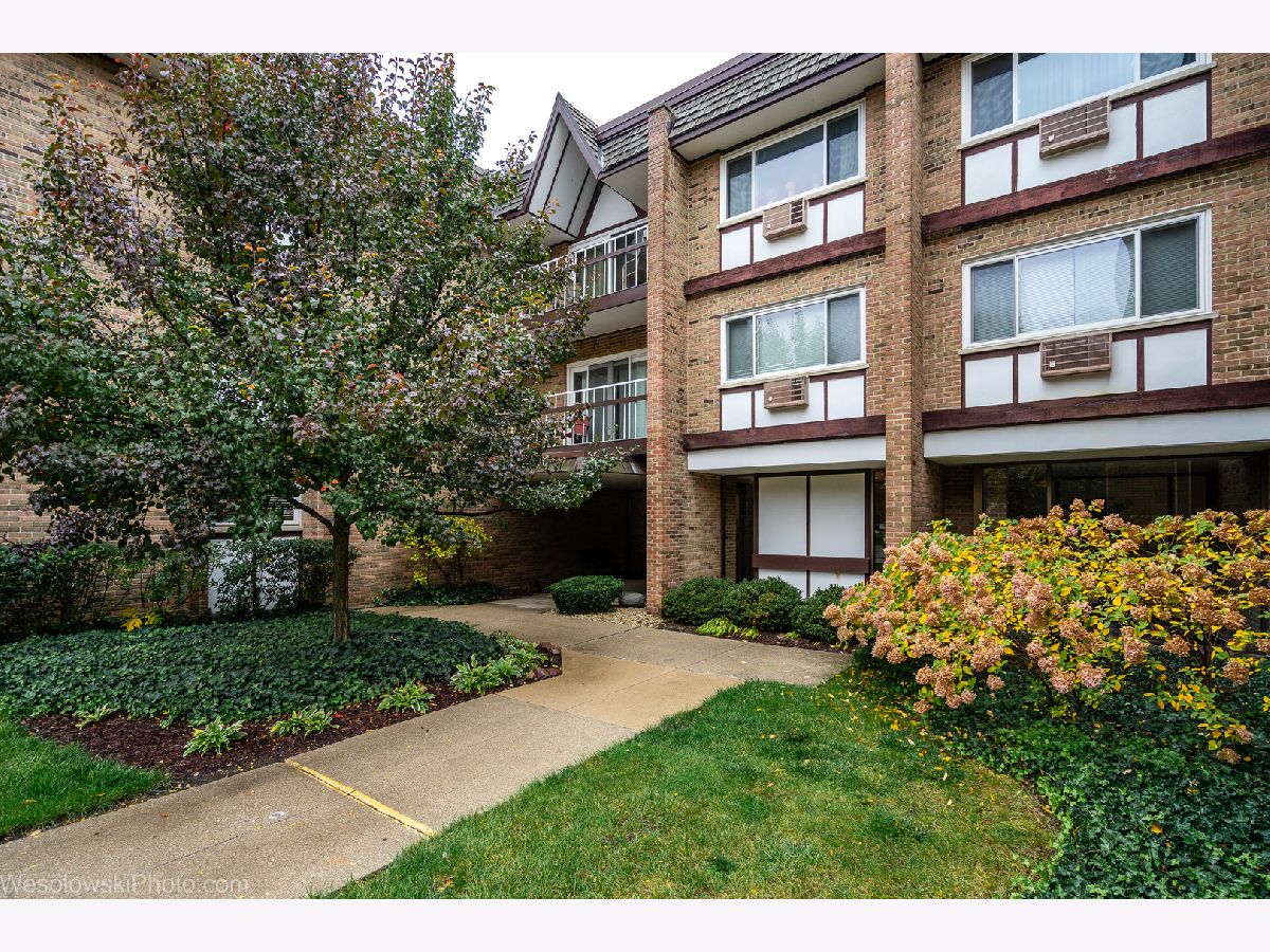 Condominiums Sold Claymoor Hinsdale Illinois, 360 Claymoor