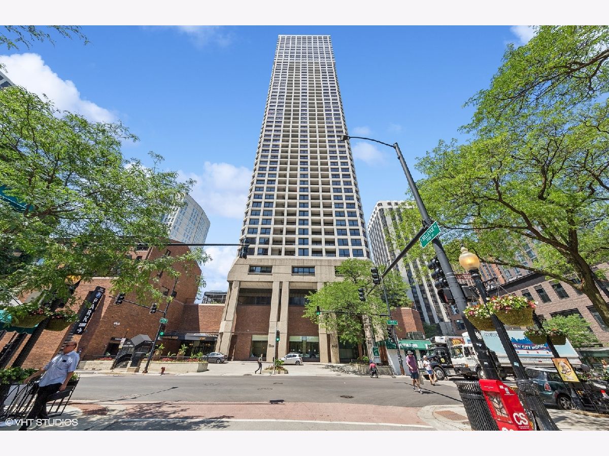 Condos & Townhomes Sold Newberry Plaza Chicago Illinois, 1030 State
