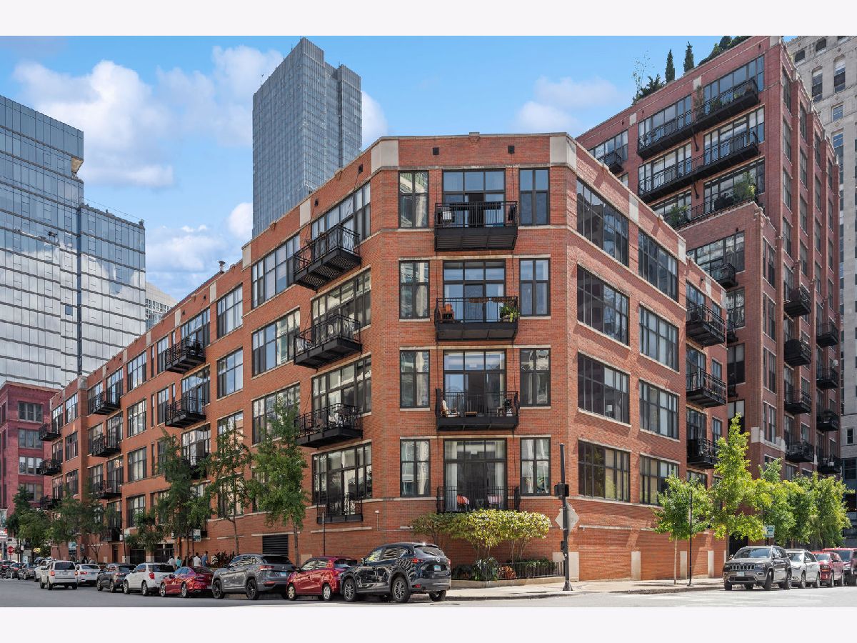 Condominiums Sold Union Square Lofts Chicago Illinois, 333 Hubbard