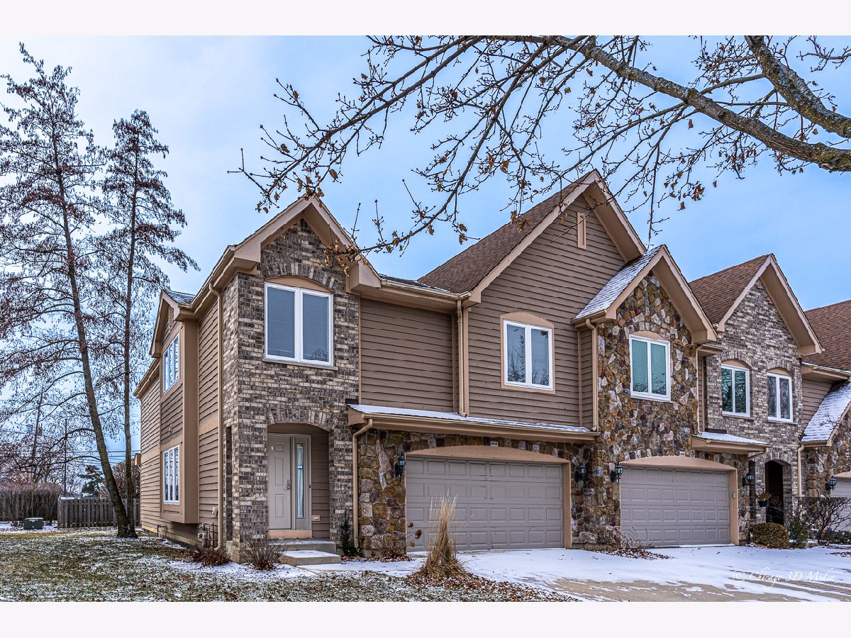 Townhomes Rented Noah's Landing Buffalo Grove Illinois, 2640 Chelsey