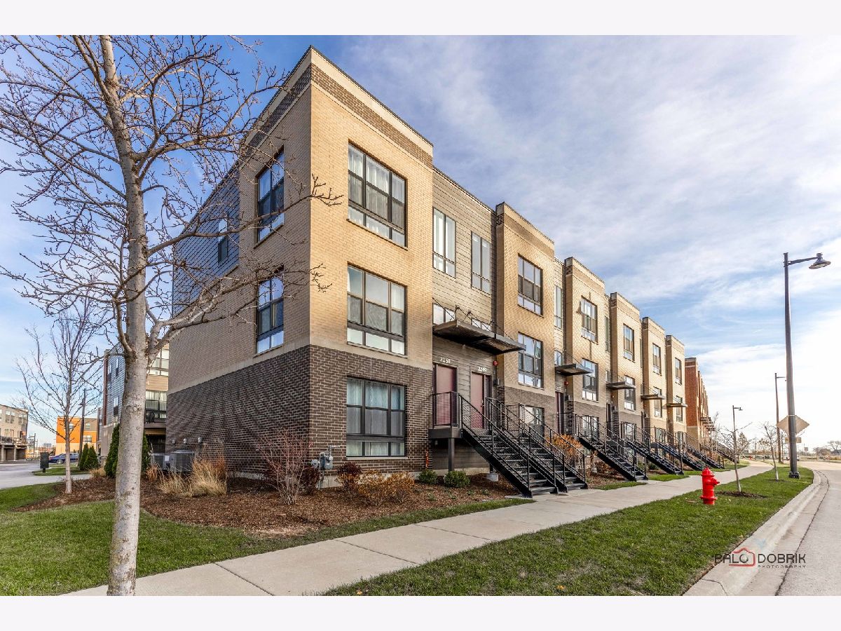 Condos & Townhomes Rented Northgate At Veridian Schaumburg Illinois, 2249 Parkside