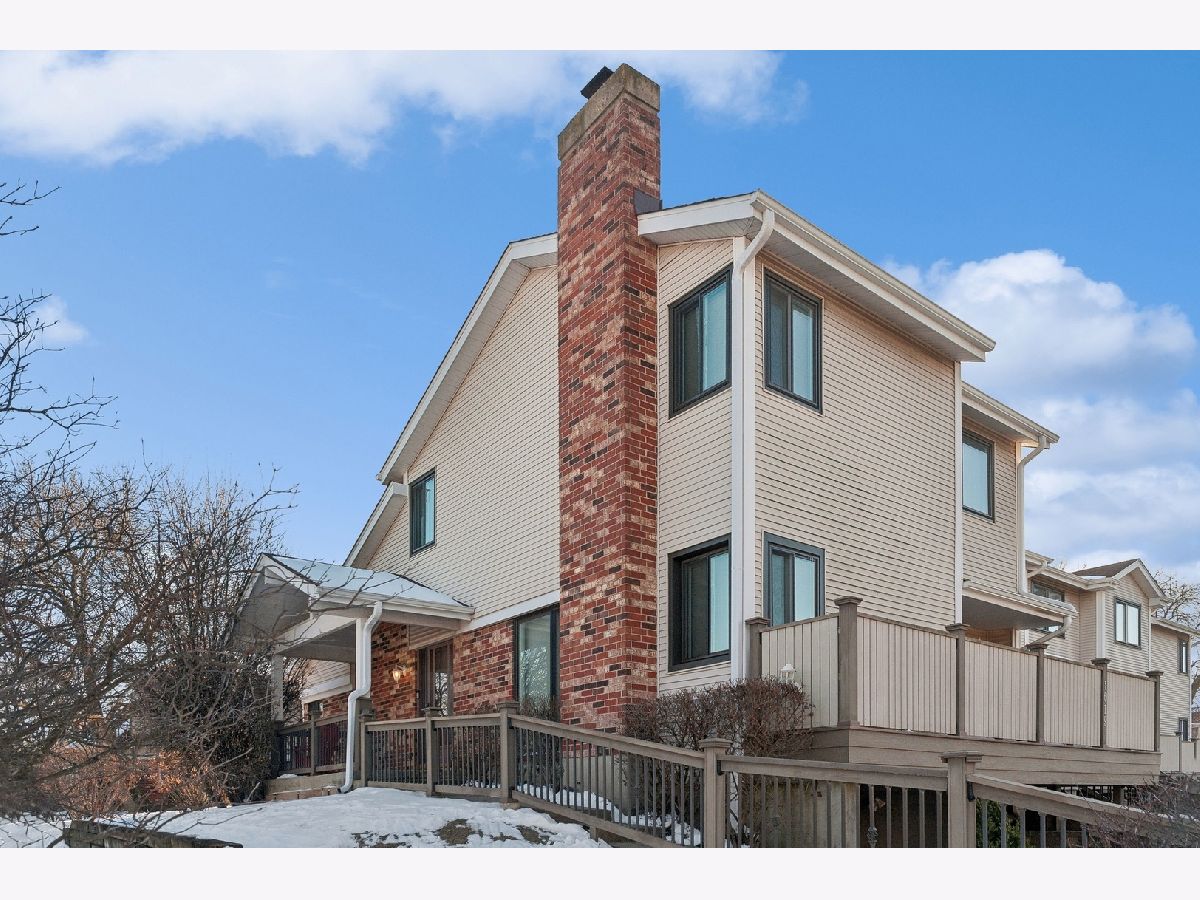 Condos & Townhomes Sold Pheasant Creek Northbrook Illinois, 1019 Sussex