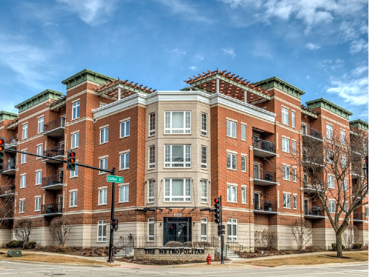 Condominiums Sold The Metropolitan Palatine Illinois, 235 Smith