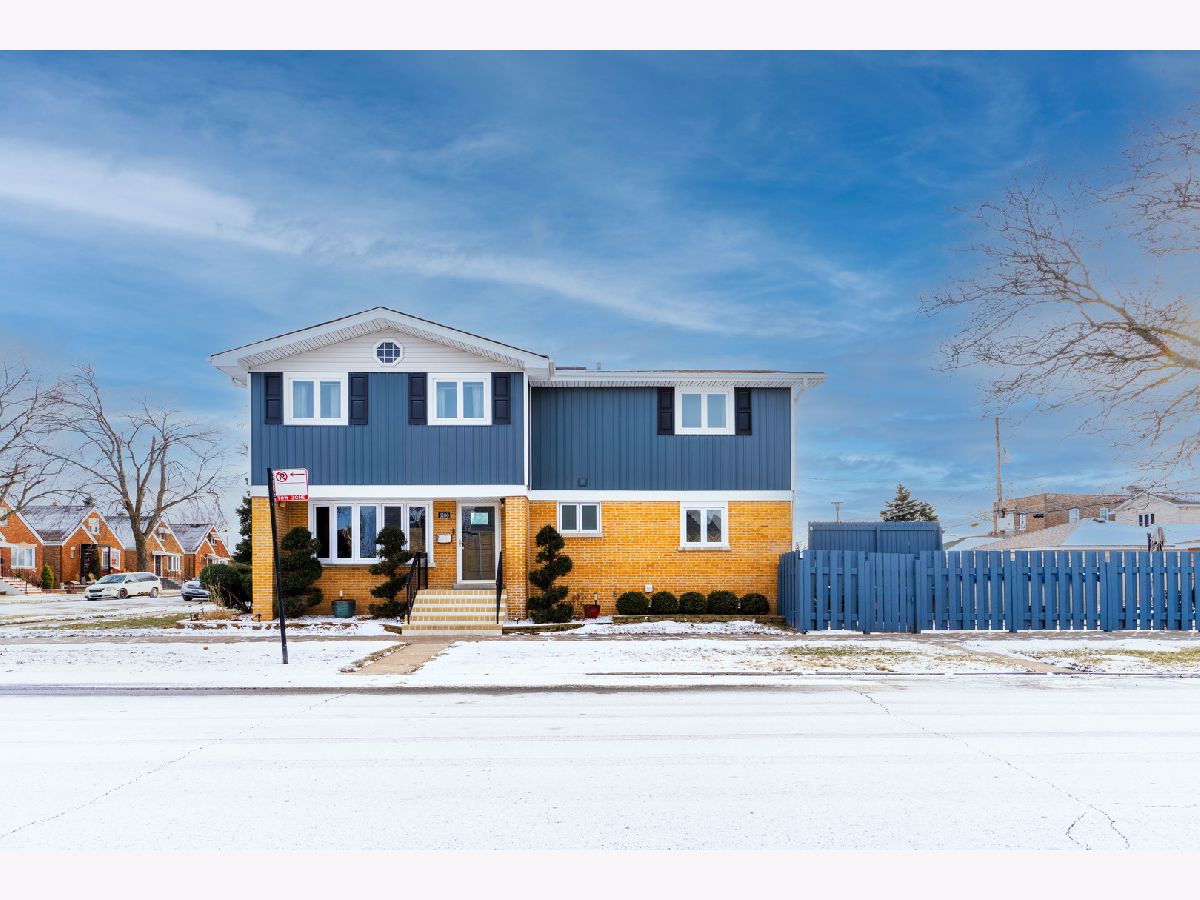 Homes & Condominiums Sold Clear Ridge Chicago Illinois, 6100 Mayfield