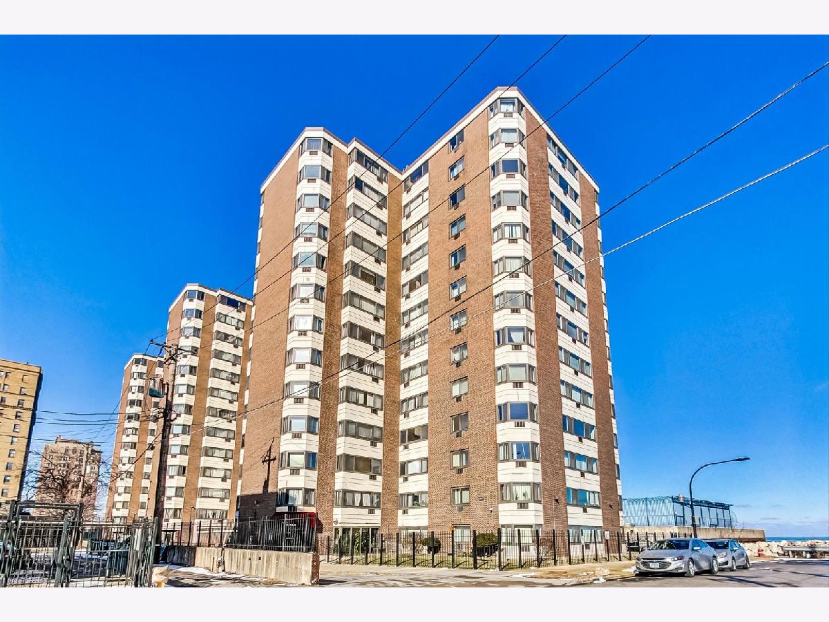 Condominiums Sold Lake Terrace Condominiums Chicago Illinois, 7337 South Shore
