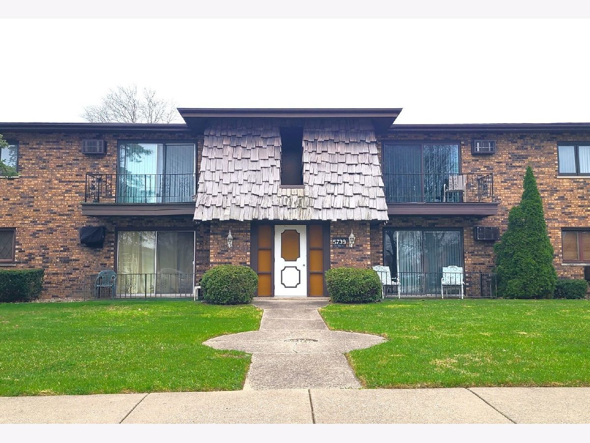  Rented Crestwood Illinois, 5739 129th