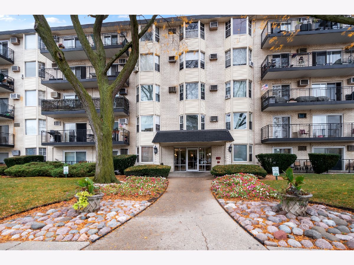 Condominiums Sold Edens Point Morton Grove Illinois, 5506 Lincoln