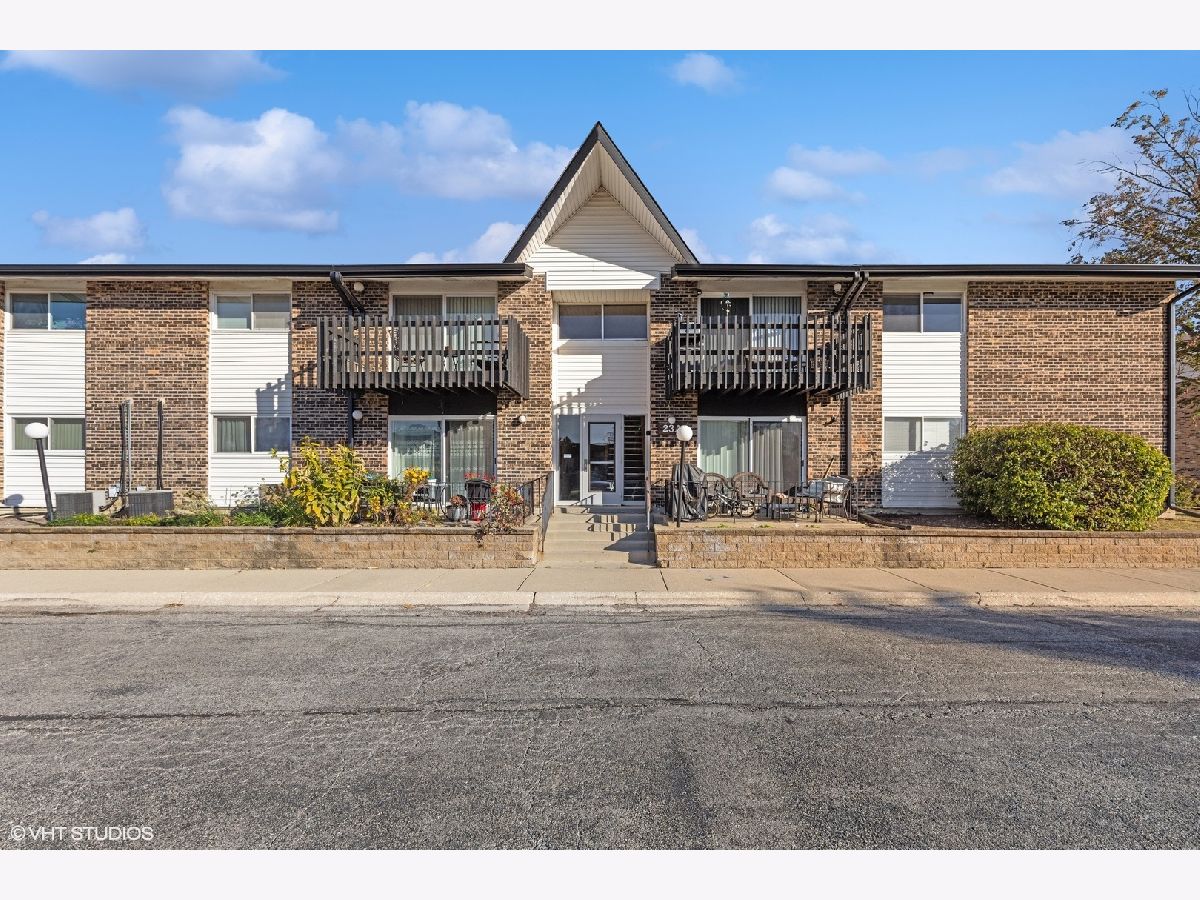 Condominiums Sold Hinsdale Point Willowbrook Illinois, 23A Kingery Quarter