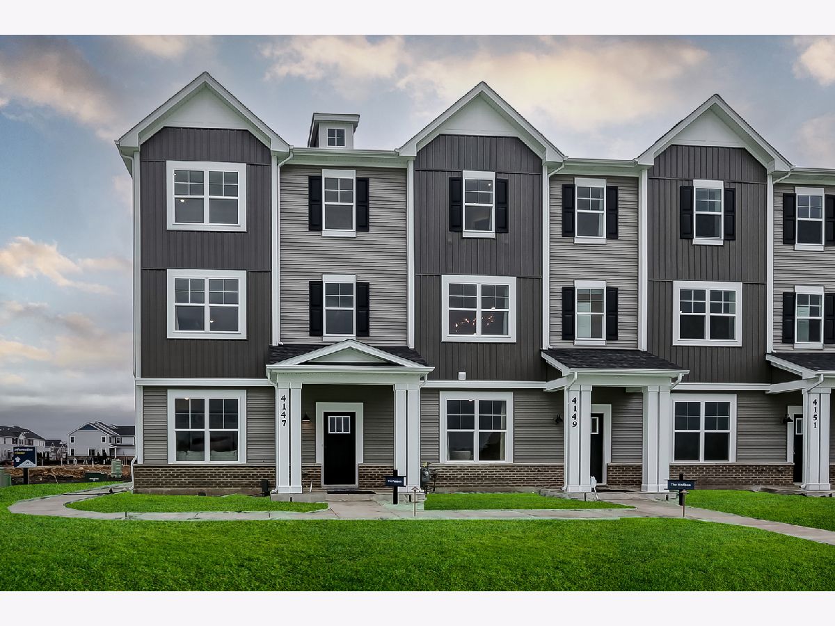 Condos & Townhomes Sold Chelsea Manor Aurora Illinois, 4147 Chelsea Manor