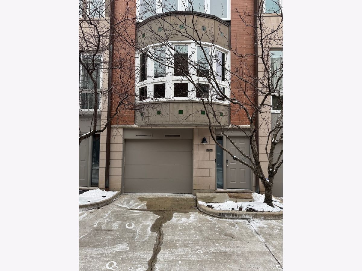 Townhomes Sold Tamerlane Chicago Illinois, 2669 Greenview