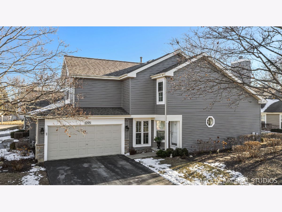 Townhomes & Condos Sold Bennington On The Lake Carol Stream Illinois, 1295 Lake Shore