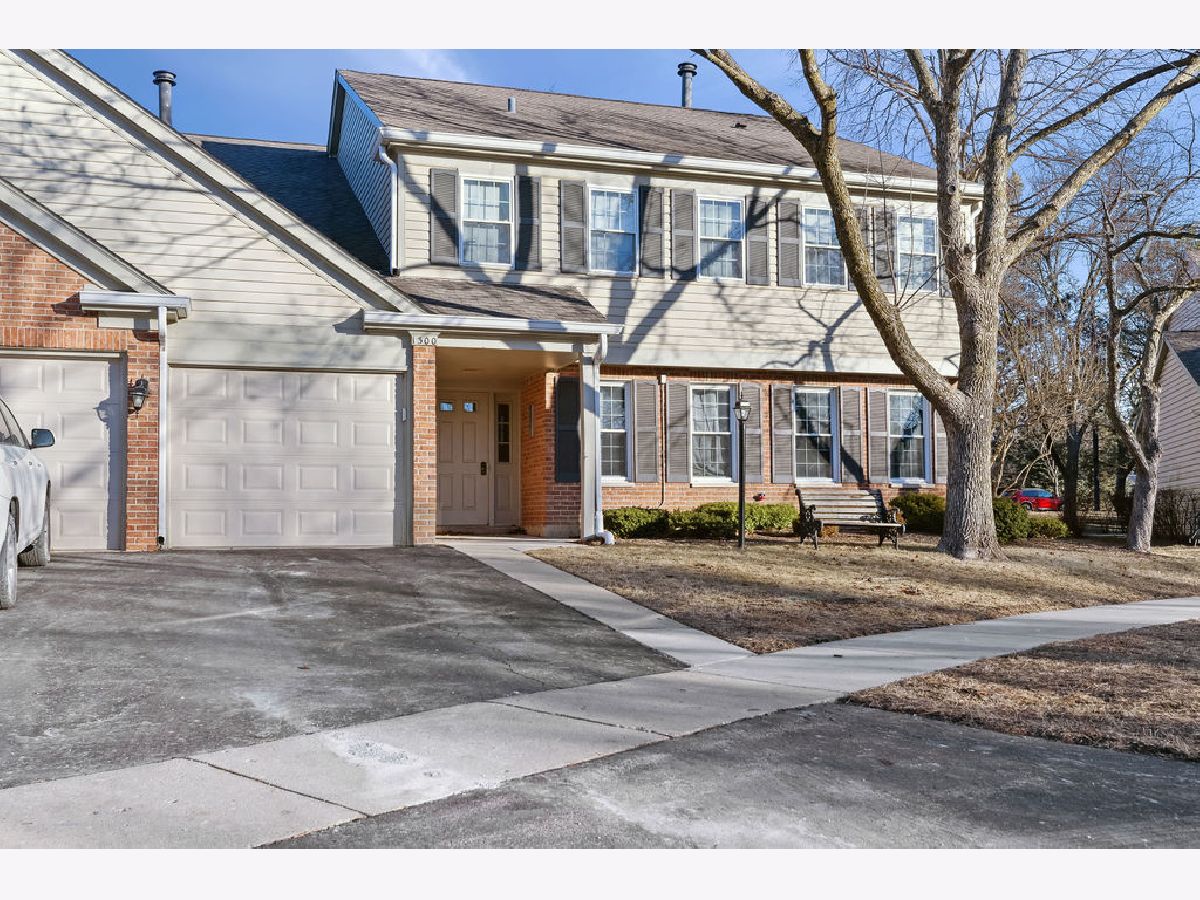 Condominiums Sold Willow Pond Schaumburg Illinois, 1300 Pennwood