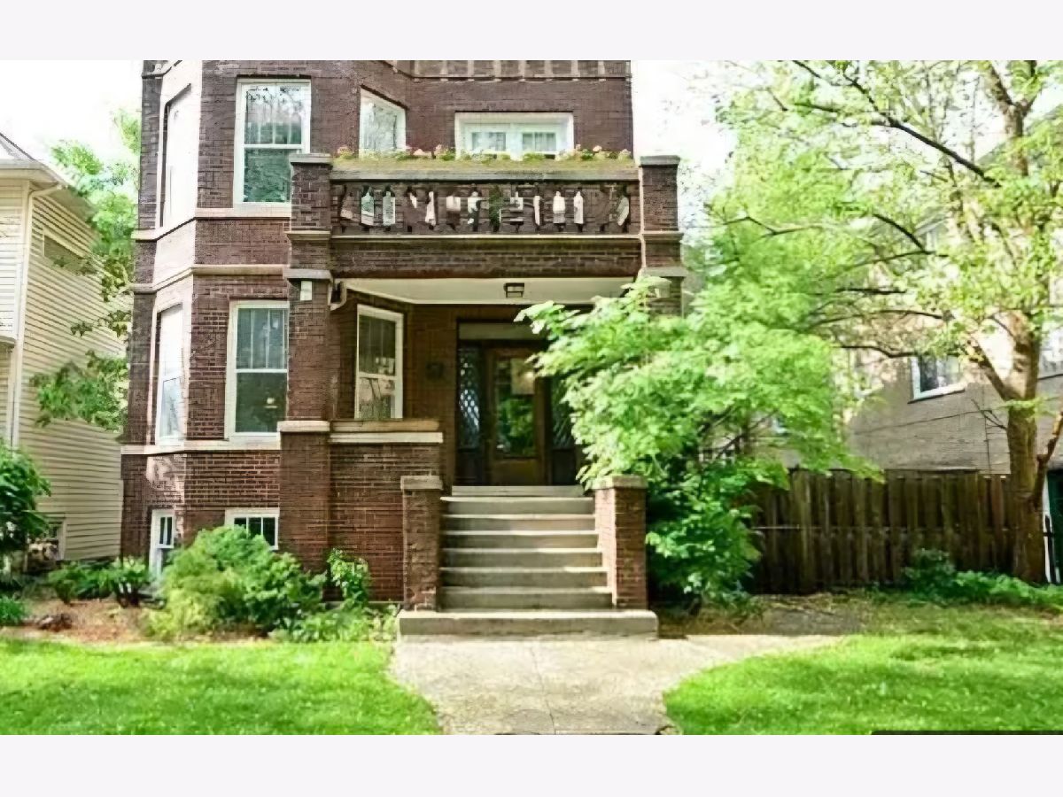 Condos & Townhomes & Homes Rented Rogers Park Chicago Illinois, 1922 Touhy