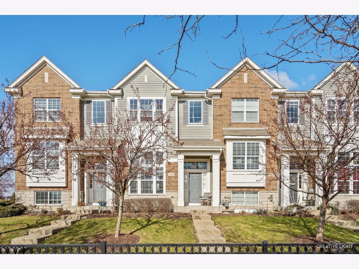Townhomes Rented Mayfair Naperville Illinois, 2819 Blakely