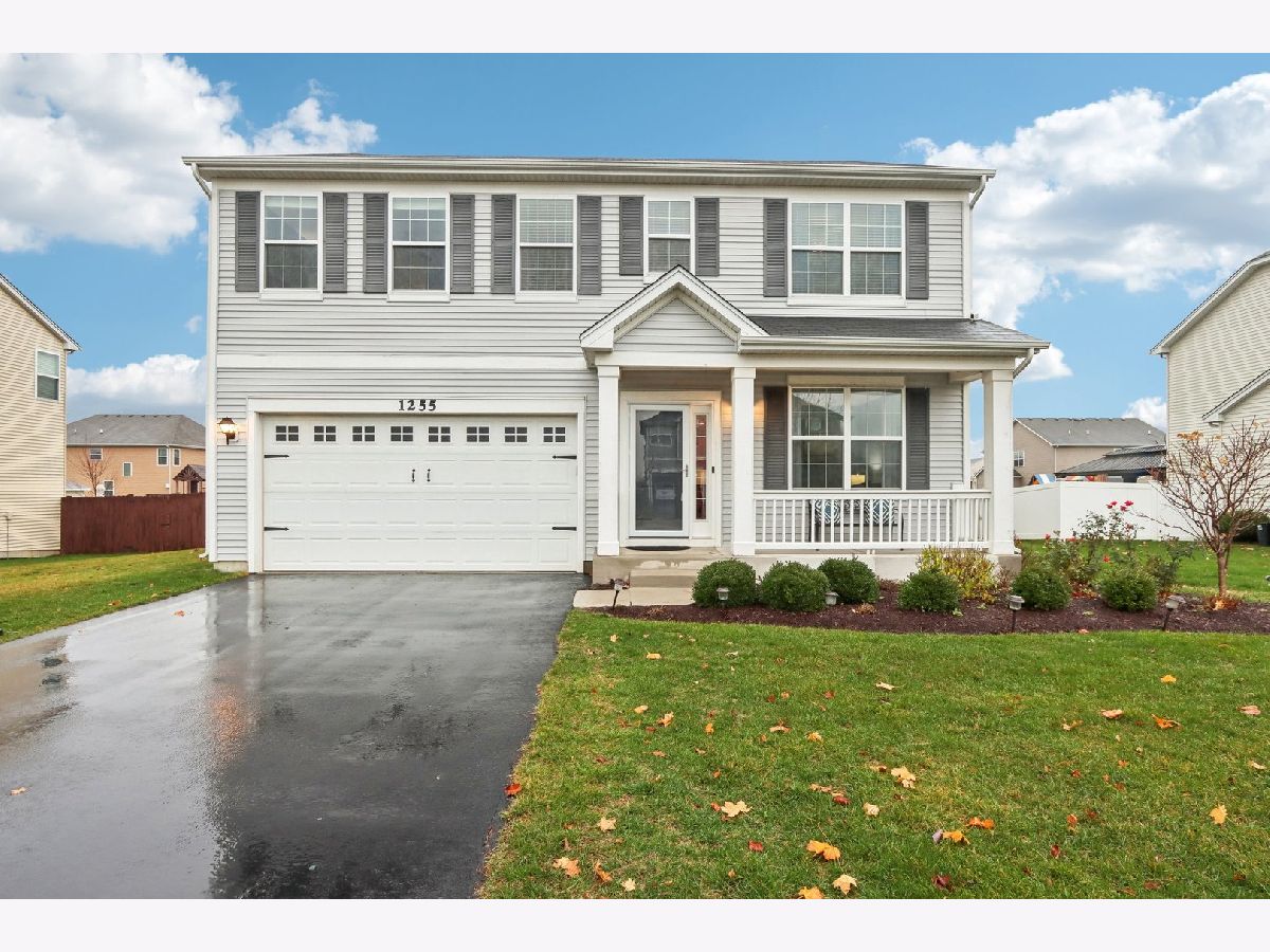 Townhomes & Homes Sold Prairie Pointe South Elgin Illinois, 1255 Prairie Pointe