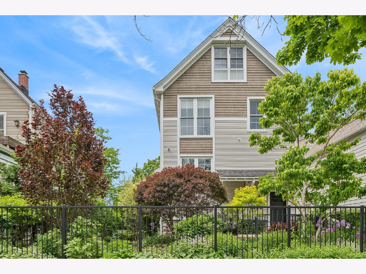 Homes & Condominiums Sold North Mayfair Chicago Illinois, 4704 Kennicott