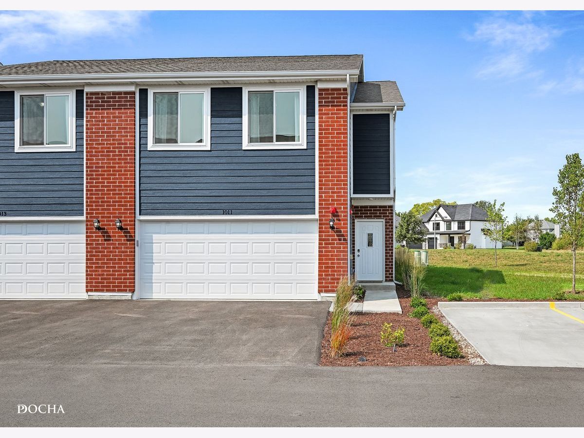 Condos & Townhomes Sold Townes Of Kendall Market Place Yorkville Illinois, 1011 Gillespie