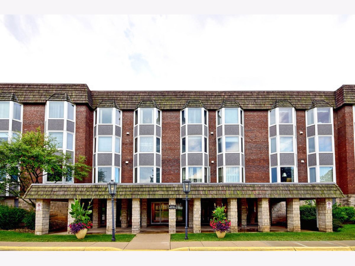 Condominiums Sold Bristol Court Park Ridge Illinois, 2500 Windsor Mall