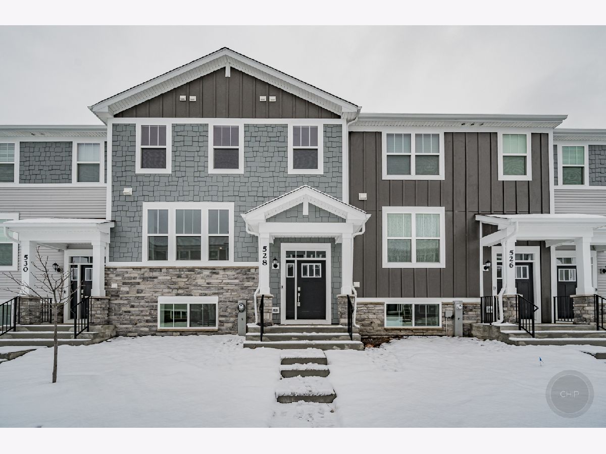 Condos & Townhomes Rented Liberty Meadows Aurora Illinois, 528 Wolverine