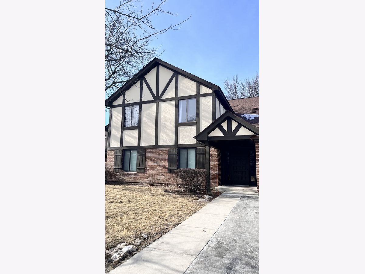 Condominiums Sold Lake Of The Winds Wheeling Illinois, 1018 Cottonwood